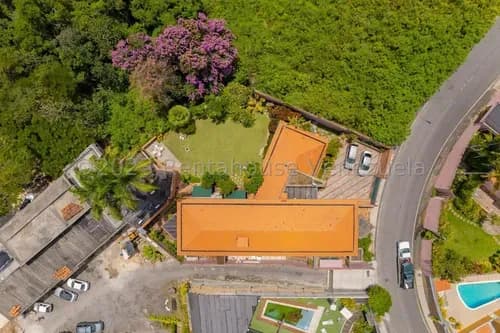 Hermosa Casa En Una De Las Mejores Urbanizaciones De Ccs ,la Lagunita Country Club, 7 Hab , 5 Baños , 407 Metros De Construcción Y 1315 De Terreno( Abstenerse Asesores Inmobiliarios)24-7403