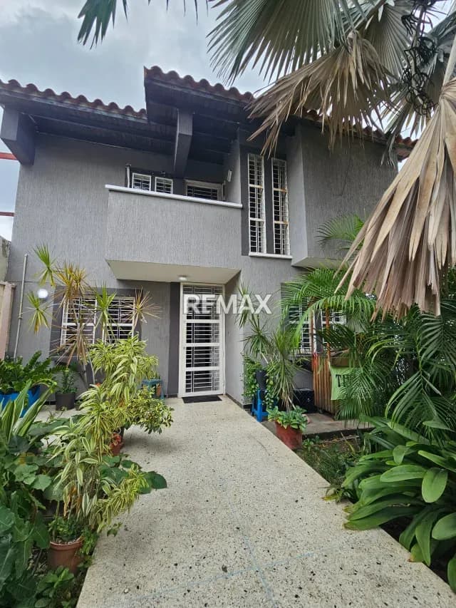 Se vende casa doble propósito (Residencial y Comercial) en Av. La Salle, Barquisimeto