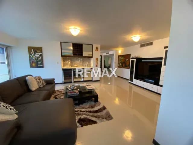 ESPECTACULAR PENTHOUSE EN CONJUNTO RESIDENCIAL VINCENZO , FRENTE DE EL CENTRO COMERCIAL LA VELA