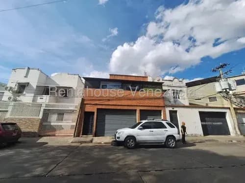 Agp Casa Con Local Comercial En Venta En Los Rosales, Tres Anexos Independientes 26-17301