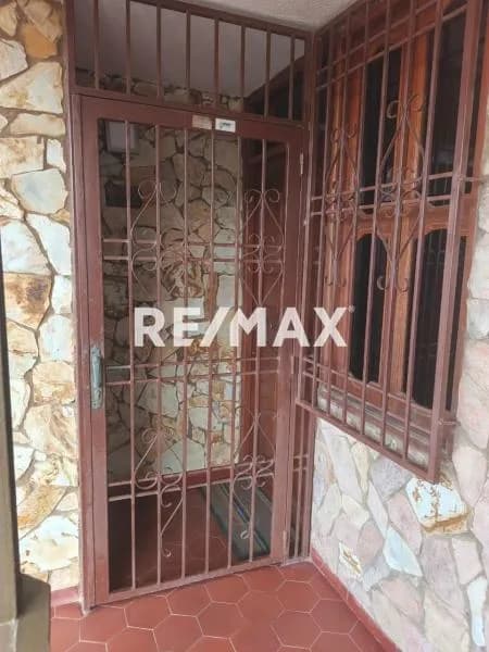 Apartamento Conservado en Raul Leoni 2da Etapa