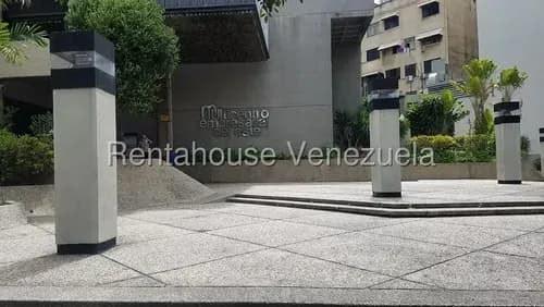 Oficina En Alquiler En Avenida Francisco De Miranda Chacao / 26-17315 Df