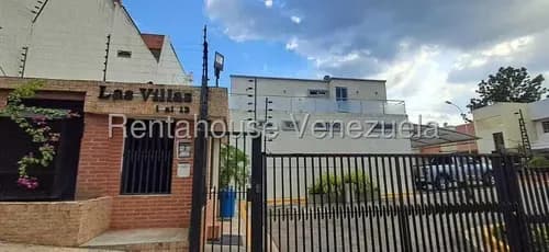 Nereida Vende Hermoso Townhouse En Zona De Alto Target Y Mayor Revalorización. Cod. 26-21717 Solo Clientes Directos