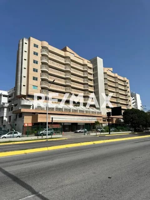 LOCAL COMERCIAL IDEAL PARA OFICINA EJECUTIVA EN EL CCM, PORLAMAR, CERCANO AL CC. LA VELA, ISLA DE MARGARITA