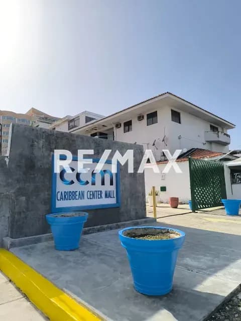 LOCAL COMERCIAL IDEAL PARA OFICINA EJECUTIVA EN EL CCM, PORLAMAR, CERCANO AL CC. LA VELA, ISLA DE MARGARITA