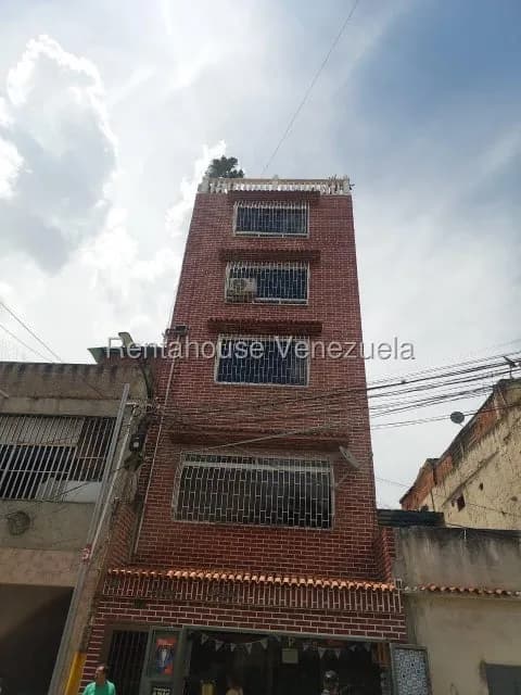 Apartamento (Multiples Niveles) en Venta en Catia, Distrito Metropolitano