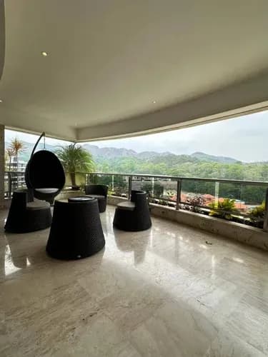 En Venta Apartamento En Res. Atlantis Terrazas Del Country. Rg, Amoblado De Más 300 Mtrs2, Con Pozo Y Planta Al 100% , Acabados Inigualables En Mármol Y Un Diseño De Vanguardia, Lujo Y Confort.