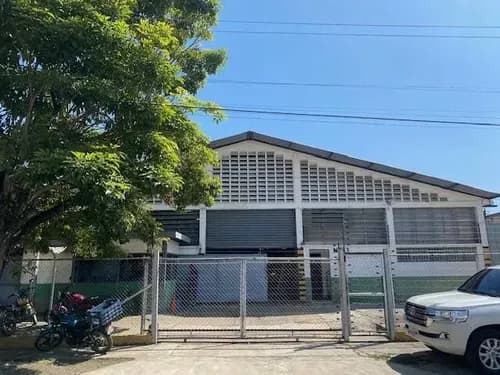 Vendo Galpón Ubicado En La Zona Industrial La Quizanda. Cuenta Con: Máquina Empaquetadora Y Seleccionadoras De Granos. 1500 Mts 2 De Construcción 7 Mts De Altura. Depositó Con Aire. Rg