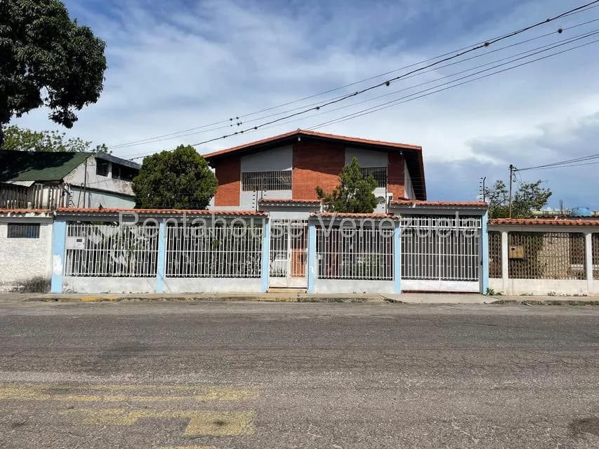 Casa (Duplex) en Venta en Zona Oeste, Lara