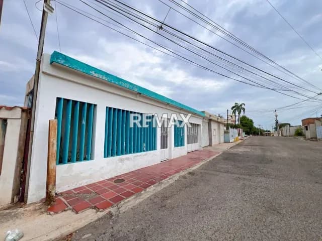 Venta de casa en Sabaneta, a pocos metros de la vía principal, Maracaibo