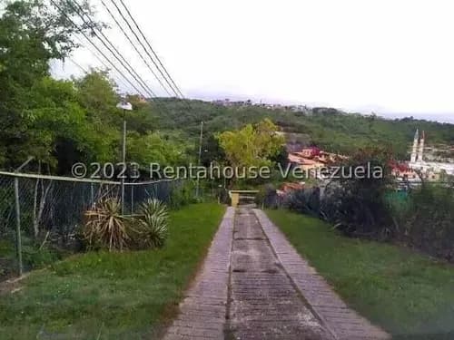 Raíza Suárez Vende 2 5 5 7 7 8 Terreno Propio De 921 M2 Ideal Para Desarrollar Proyecto Habitacional, Ubicado En Conjunto Privado De 6 Casas En El Este Barquisimeto