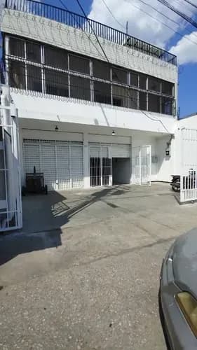 Sl. Local Comercial Con Oficina En Valencia, Edo. Carabobo