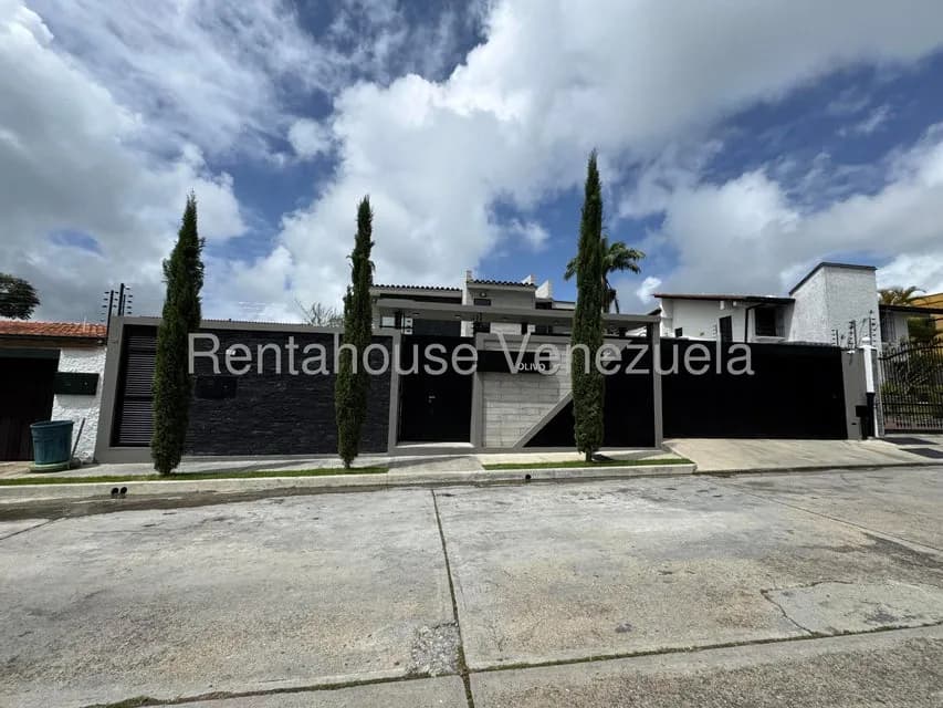 Casa (Multipes Niveles) en Venta en Lomas de La Lagunita, Distrito Metropolitano