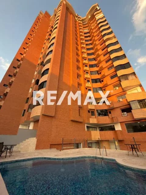 Apartamento con Pozo de agua y Planta 100% en La Trigaleña.
