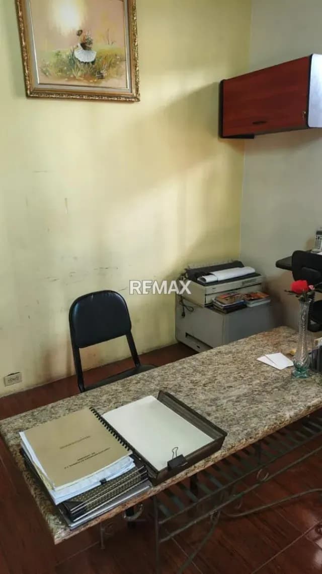 Oficina-Consultorio en Cumbres de Maracaibo. En alquiler
