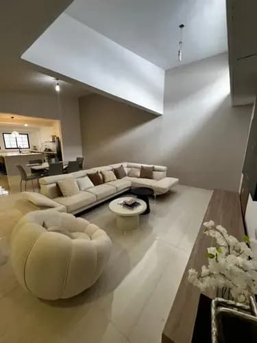 Casa En Venta En Trigal Sur Calle Cerrada Ls