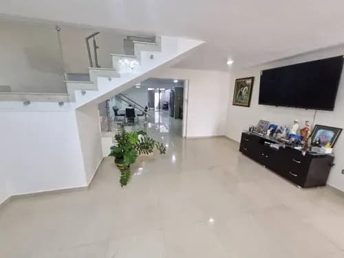 Casa En Venta Valencia Urb El Parral. Conjunto Privado. Vigilancia, Planta Eléctrica (mer)