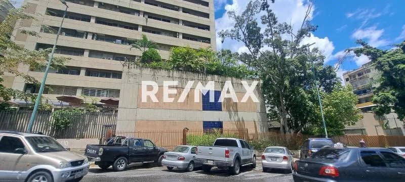 LOCAL COMERCIAL EN ALQUILER CENTRO PROFESIONAL CARACAS