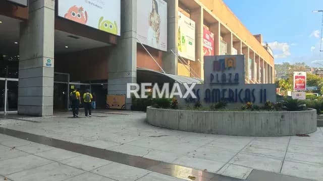 Local en alquiler, ubicado en Plaza Las Americas