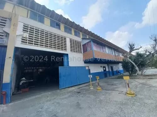 ' Maria Lusa Mendoza Vende Galpon Industrial En Barquisimeto Zona Ii Con Mas De 600m2 Con Mucho Potencial Comercial Con Todos Los Servicios Basicos 2 5 7 6 0 6.