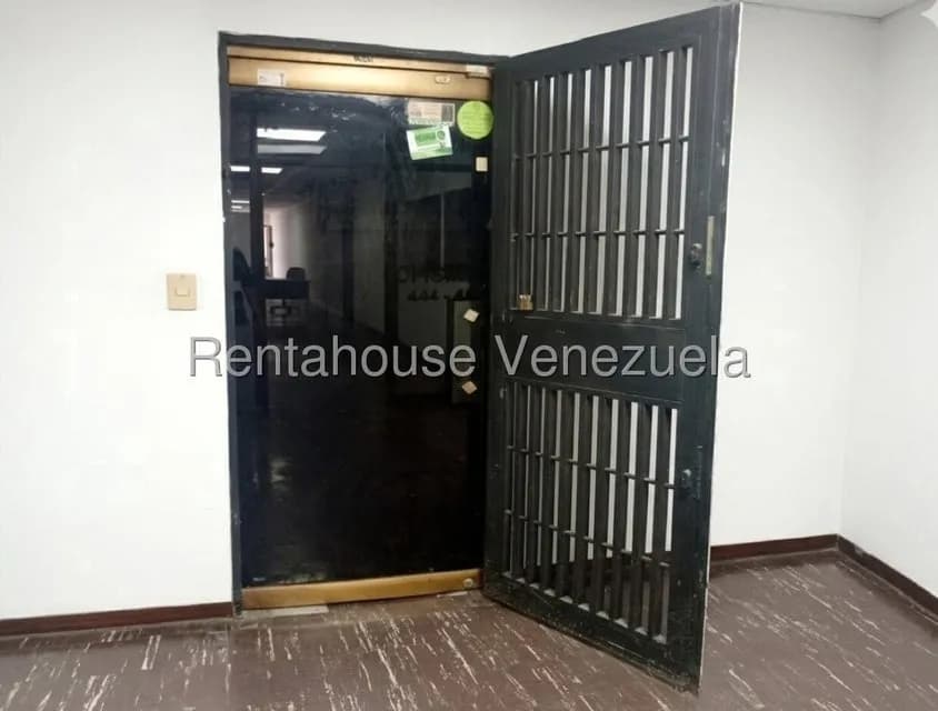 Comercial (Oficina) en Venta en Prados del Este, Distrito Metropolitano
