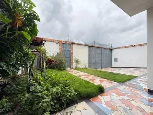 Quinta En El Marqués - 5 Hab + Estudio - Calle Cerrada Jcg