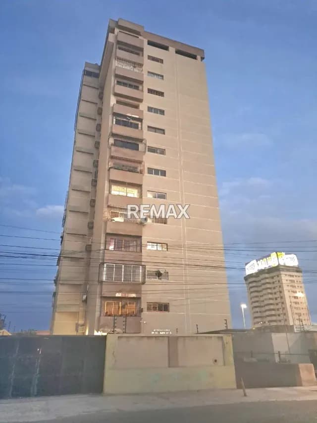 APARTAMENTO EN ALQUILER – EDIFICIO RESIDENCIAS PALMERA