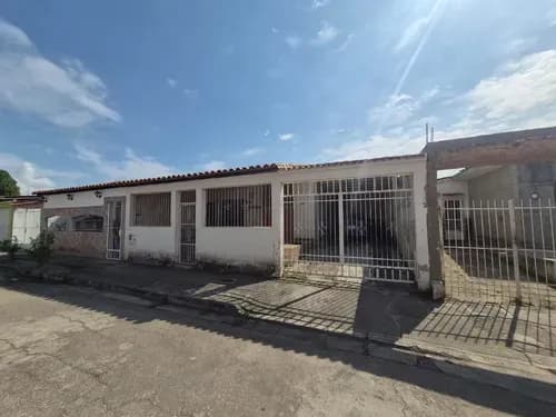 Carolina Romero Vende Casa Quinta Urb Calicanto En Valencia Sector Flor Amarillo Oportunidad 45000