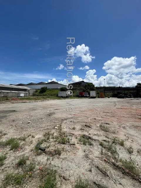 Terreno (Comercial) en Venta en El Ingenio, Miranda