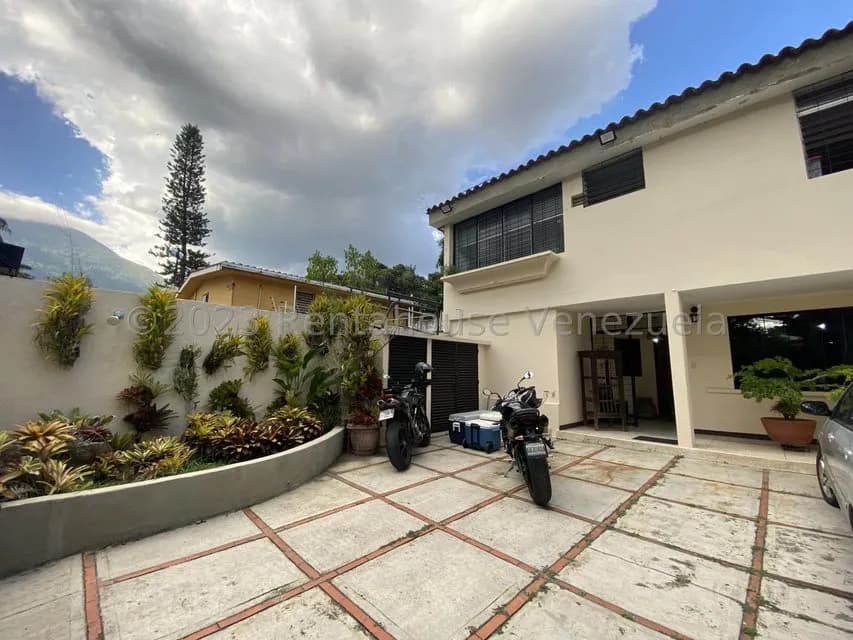 Casa (Duplex) en Venta en Chuao, Distrito Metropolitano