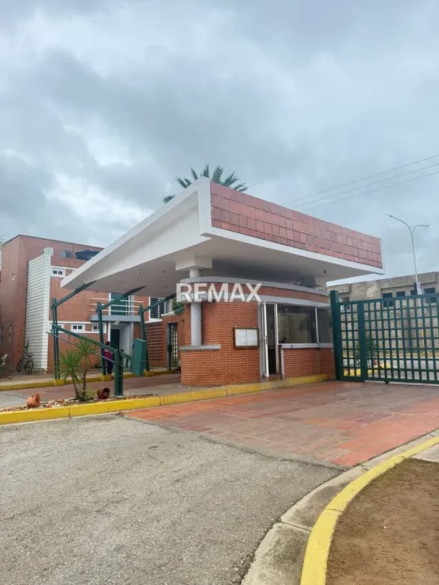 TOWNHOUSE, URB. VALLE ALEGRE, MUNICIPIO GARCIA, ISLA DE MARGARITA