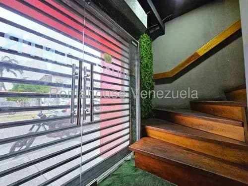 Alquilo Local Equipado Para Restaurante, Dulceria Y Negocios Afines En Cabudare Urb Las Mercedes. Alquila Héctor Malavé