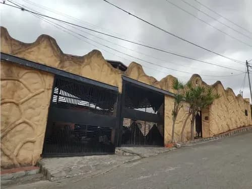 Casa De Dos Niveles Y 800m2 De Terreno en Urb Pan De Azucar Carrizal