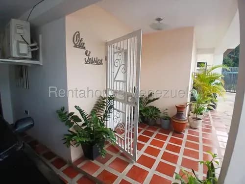Townhouse Amplio En Venta En Ciudad Ojeda Mls #26-18758 Z R