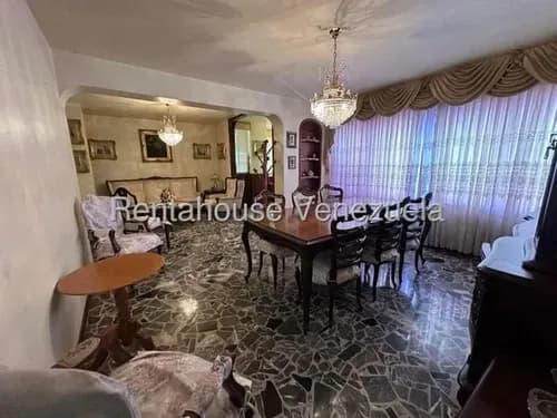 Acogedor Y Cómodo Apartamento En Venta, Ubicado En Zona Céntrica De Caracas En El Paraiso Mls #26-21302