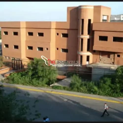 Edificacion Con 80% De Construccion Para Una Clinica