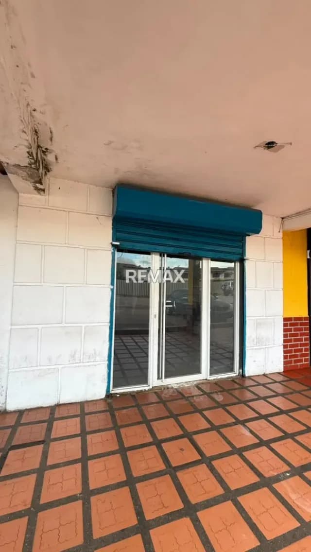 Se Vende Local Comercial en Via Principal de Tipuro