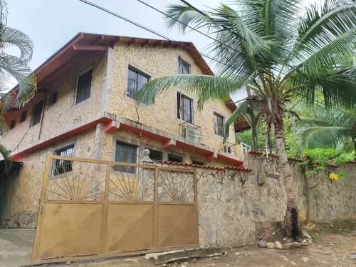 Fap_br. Se Vende Casa De 4 Apartamentos Independientes En La Perla Del Caribe, Salamanca, La Asunción, Nueva Esparta.
