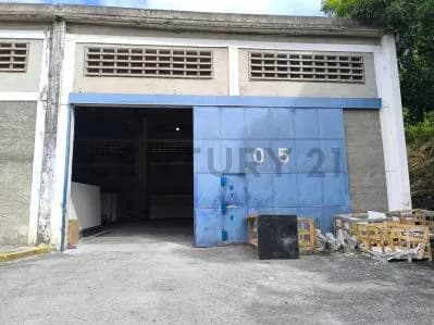 Venta de Galpón de 300,00 m² en Guatire