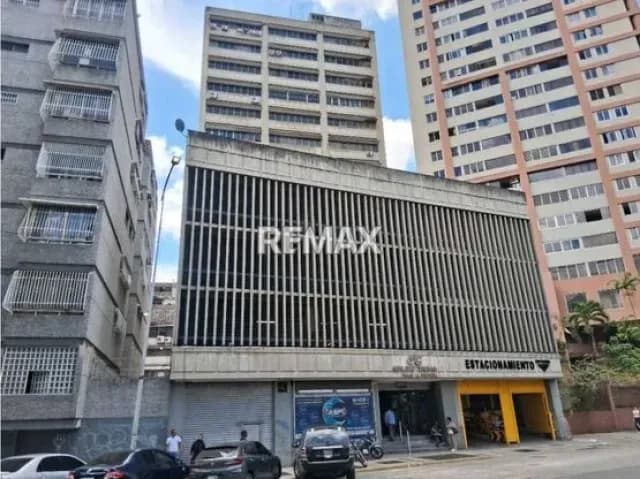 OFICINA EN SABANA GRANDE EN VENTA. 50M2