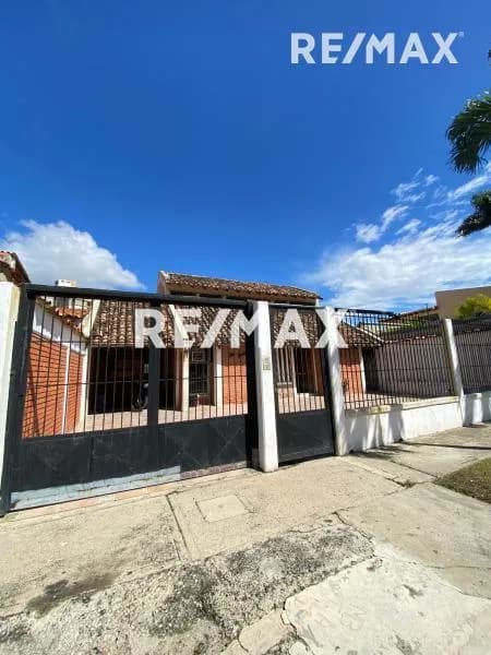 En venta casa para remodelar en el Pedregral I