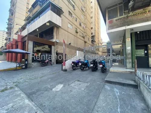 26-16826 ¡excelente Ubicación En El Marqués! A Solo 50 Metros De La Av. Principal Y Al Lado De La Famosa Panadería Rosalba, Te Espera Este Amplio Local De 237 M2, El Marque, Horizontes