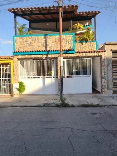 Casa 2 Niveles Urb. La Esmeralda San Diego Cj.