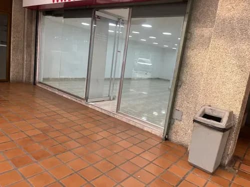 Local En Alquiler Cc Patio Trigal, Pisos De Cerámica, Santamaria, Luz 110 Y 220. Listo Para Que Empieces Tu Negocio. (kl)