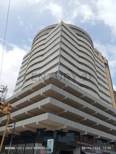 Oficina En Alquiler En C. C. Y Empresarial Torre Santa Fe Urb. Calicanto Maracay