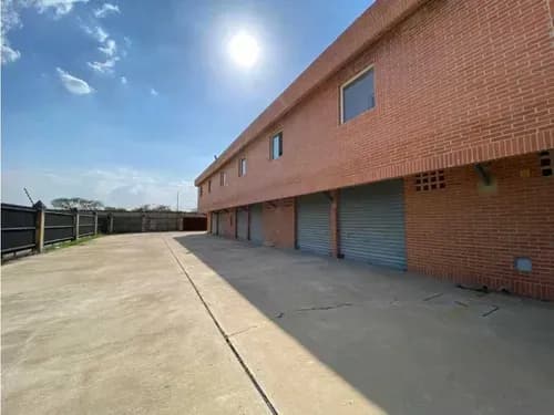 Depósitos En Alquiler En Parque Industrial Aeropuerto Hv-9804243