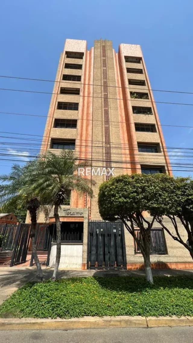 APARTAMENTO EN VENTA EDIFICIO TERAMO SECTOR TIERRA NEGRA