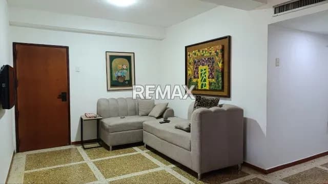APARTAMENTO EN VENTA EDIFICIO INCARDI A POCOS METROS DE LA AV DELICIAS