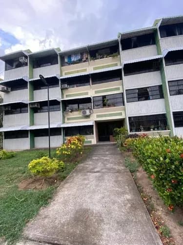 Apartamento En Alquiler De 77 M2 En Residencias Los Andes. San Diego. Zenaida Quintero