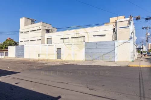 Ev-069 Zona Este Edificio Comercial Sector La Lago Calle 76